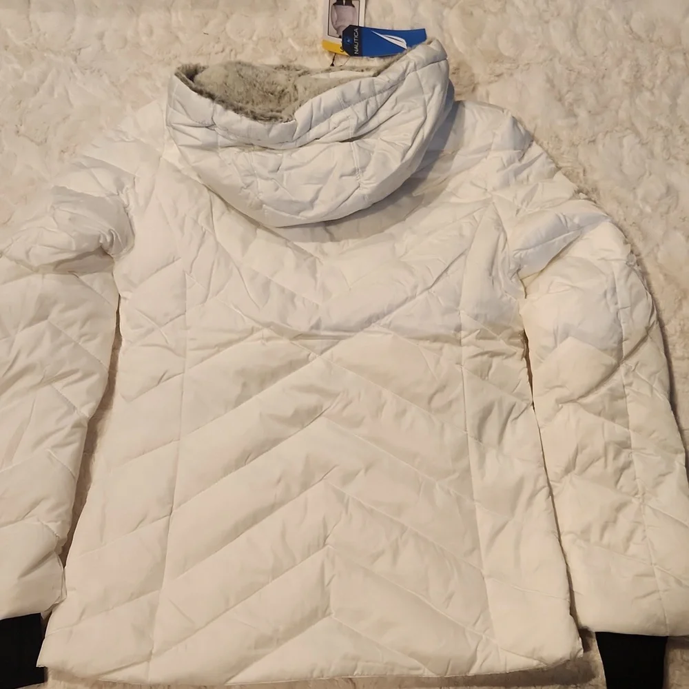 NWT Women's Nautica Puffer Jacket Size S - Picture 4 of 4